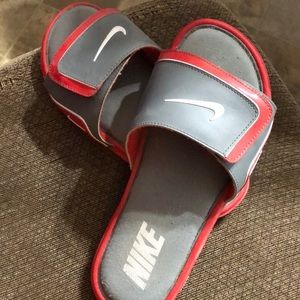 Men’s Size 11 Nike Sliders